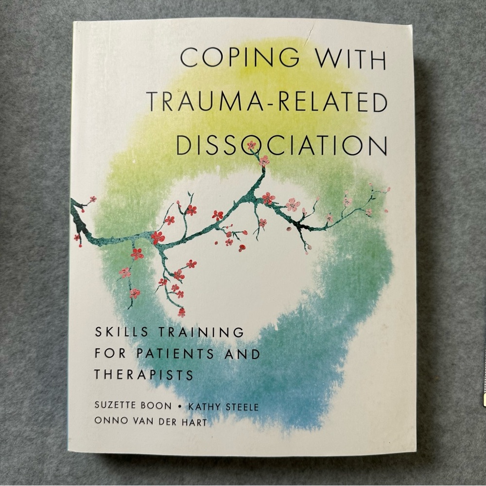 Coping with Trauma-Related Dissociation‎ Book